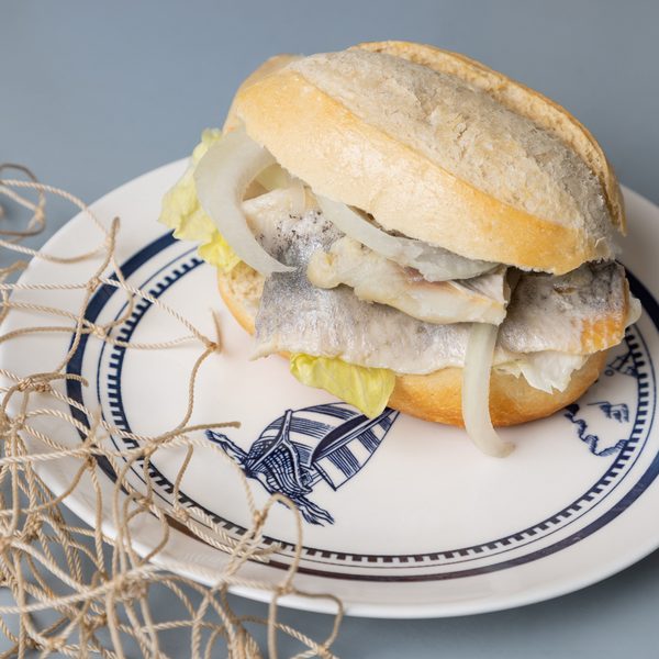 Heringsmatjes Fischbrötchen